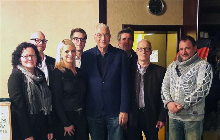 (v.l.n.r).: Ingrid Frings (Schatzmeisterin), Martin Kallweitt (Schriftführer), Anett Meyer (Beisitzerin), Eugene Harschack (2. stv. Vorsitzender), Rainer Koch (Vorsitzender), Wolfgang Seidler (1. stv. Vorsitzender), Andreas Keiner (Beisitzer) und Ingo Nawa (Beisitzer). Privat