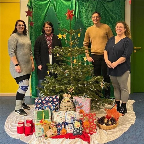 v.l.n.r. Jenny Warning, Monika Hunger (Kinderschutzbund Ahrweiler), Robert Schütz und Daniela Kabashai.  Foto: Ines Windeln