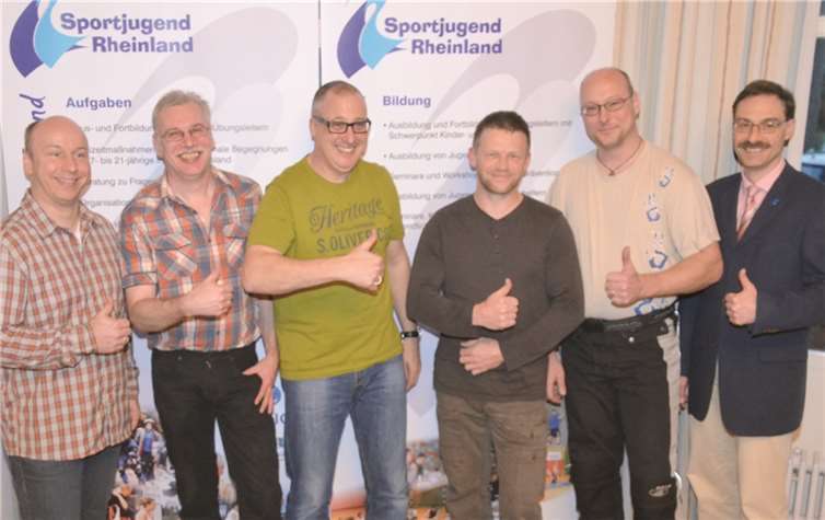 (v.l.n.r.): Jens Boettiger (Sportkreisjugendwart), Uwe Baudenbacher, Ralph Alt, Frank Nickel, Frank Schneising, Rolf Müller (Vorsitzender der Sportjugend).privat