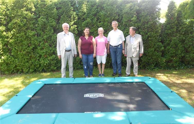 v.l.n.r.: Joachim Krüger, Tatjana Tenhaef, Nicole Diefenthal, Manfred Weizbauer sowie Erhard Knauer Foto: privat