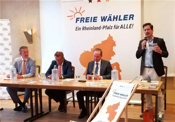 (v.l.n.r.) Joachim Streit, Gereon Haumann, Hubert Aiwanger, Christian Altmaier. Foto: FREIE WÄHLER