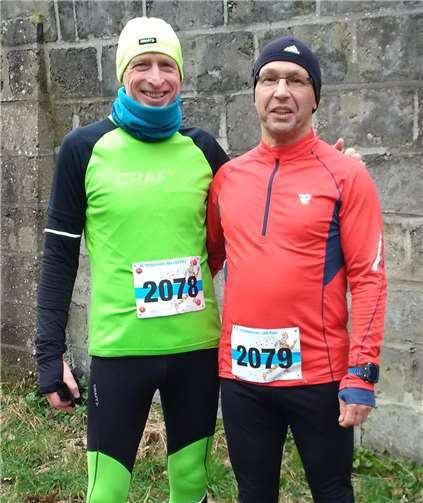 v.l.n.r.: Jörg Dittrich und Gerd Scholze (beide LT Puderbach) erfolgreich beim 1. Start der „40. Winterlaufserie in Köln-Porz“ über 10km.  Foto: Archiv Dietrich Rockenfeller