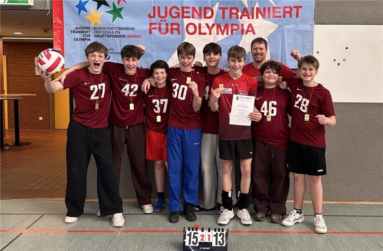 v.l.n.r.: Jonathan Güsgen, Tom Adler, Erik Weinhold, Tim Wisberg, Lennard Nelius, Yannik Barz, Daniel Spadi, Jan KüchenhofenTrainer: Rafael Heilscher