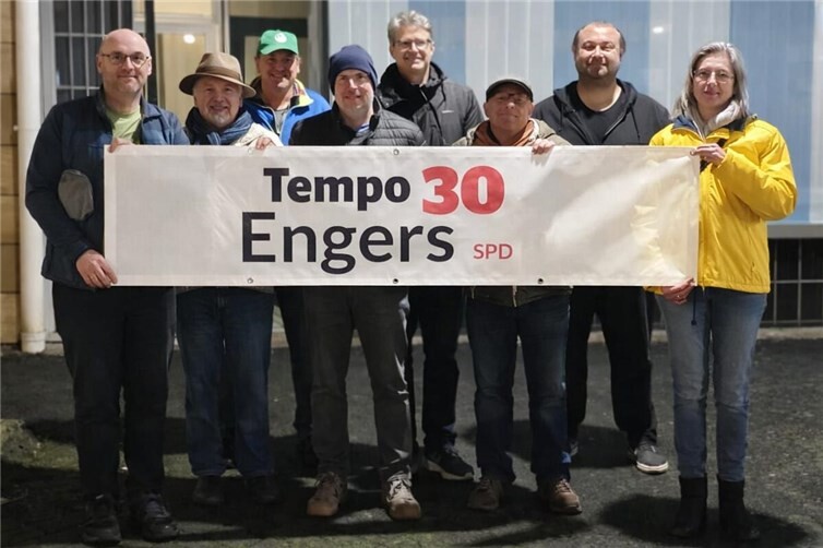 v.l.n.r.: Josef Mergheni, Ferhat Cato, Karl-Heinz Winnen, Michael Stunz, Henning Wirges, Gerhard Heinz, Lars Hofenbitzer und Karin Junk-Mergheni.  Foto: privat