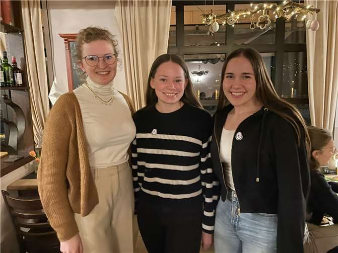 v.l.n.r.: Julia Peters (Trainerin), Christina Heuser, Neele Kurth.  Foto: Julia Peters