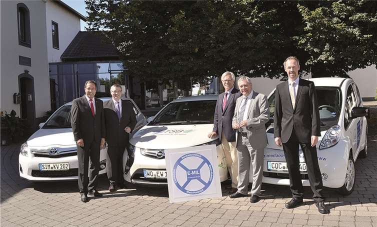 (v.l.n.r.) Landrat Gregor Eibes (Bernkastel-Wittlich), Landrat Dr. Alexander Saftig (Mayen-Koblenz), Landrat Bertram Fleck (Rhein-Hunsrück), Landrat Manfred Schnur (Cochem-Zell), Prof. Dr. Oliver Türk (TSB). privat
