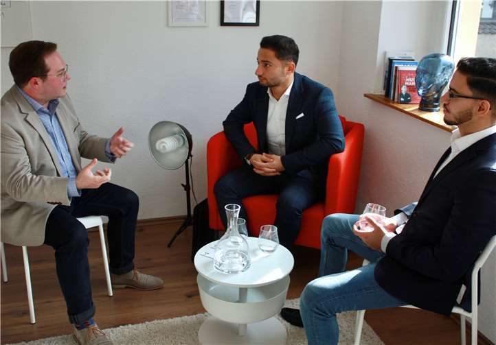 (v.l.n.r.) Landtagskandidat Pascal Badziong sowie Boris Kurbashyan und Anas Ouaari, Geschäftsführer des Unternehmens Digi Change aus Neuwied, haben die Digitalisierung als zentrales Zukunftsthema fest im Blick.