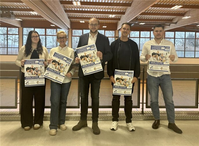 v.l.n.r. Leonie Scharenberg (Ausbildungsleitung der VG), Peggy Stüber (Vorsitzende Wirtschaftsforum), Pierre Fischer (Bürgermeister der VG), Nico Runkel (Wirtschaftsförderer der VG), David Lehnert (Wirtschaftsförderer der VG).  Fotos: VG Rengsdorf-Waldbreitbach
