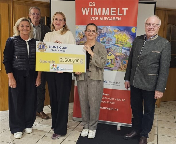 v.l.n.r: Lions Dr. Anne Herzog und Eberhard Mandel, Yvonne Lang und Bernadette Speicher, Bunter Kreis Rheinland und Hellmuth Buhr Lions Club Rhein-Wied.  Foto: Jürgen Franz