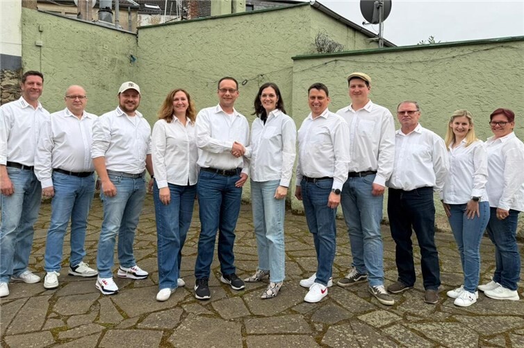 v.l.n.r.: Mayk Patella, Rolf Weber, Emanuel Tillmann, Tanja Patella, Michael Tillmann, Sandra Windgätter, Daniel Scheil, Niklaas Gemein, Uwe Janssen, Desirée Lembke, Annette Reuter