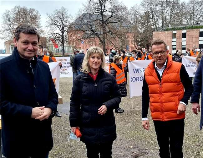 v.l.n.r.: MdL Christian Baldauf (CDU-Fraktionsvorsitzender), MdL Anke Beilstein (Wahlkreisabgeordnete und stellv. CDU Fraktionsvorsitzende), Gereon Haumann (Präsident DeHoGa).Foto: CDU