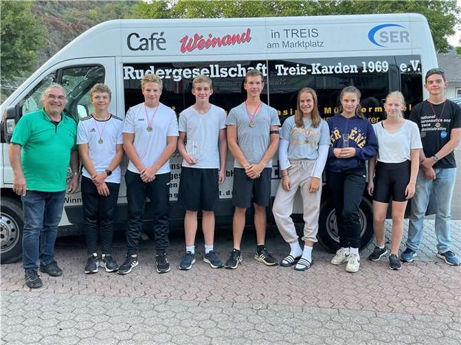 (v.l.n.r.) Michael Hippert, Max Nehrenberg, Jan Schwab, Benjamin Bröker, Simon Haible, Nika Freiwald, Julia Wawers, Emilina Lauxen und Leon Bartsch. Es fehlen auf dem Foto Alena Röser und Felix Diederichs.  Foto: privat