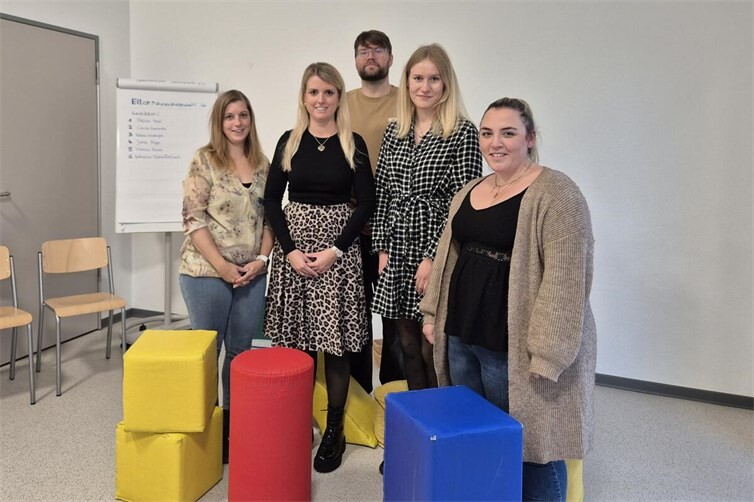 (v.l.n.r.: Nadine Friedhofen, Carina Emmerichs, Patrick Bax, Katharina Schmallenbach und Vanessa Michels.  Jana Hilger fehlt auf dem Foto)