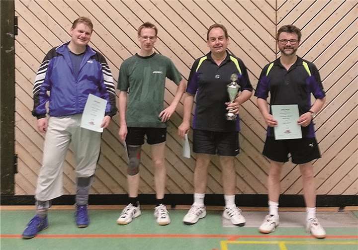 (v.l.n.r.) Patrick Ecker (3.), Tobias Ecker (2.), Gerhard Lindner (1.) und Volker Dümmler (3.). privat