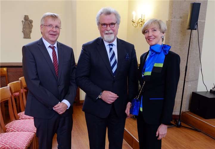 v.l.n.r. Peter Mönnig, Minister Herbert Mertin, Christine Arck.
