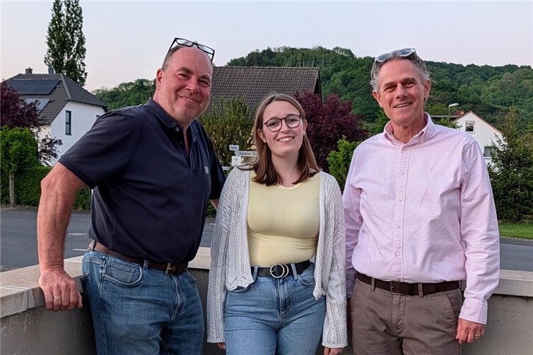 v.l.n.r. Pierre Himmelmann, Literat; Lara Walbröhl, Betreuung Prinzenteam; André Morfeld, 2.Präsident