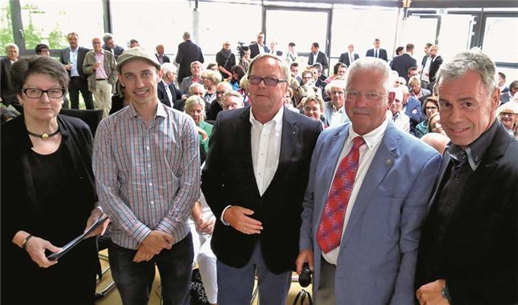 v.l.n.r: Prof. Dr. Ingeborg Henzler, Präsidentin a. D. der Hochschule Koblenz und Mitglied der Initiative Region Koblenz-Mittelrhein e.V., Tobias Lütke, Unternehmer „Shopify“ des Jahres 2014 in Kanada, Manfred Graulich, Vorsitzender der Initiative Region Koblenz-Mittelrhein e.V., Dr. Albin Lütke, Präsident des Lions Club Koblenz-Rhein-Mosel, Thomas Schilling, Wirtschaftsjunioren Mittelrhein.