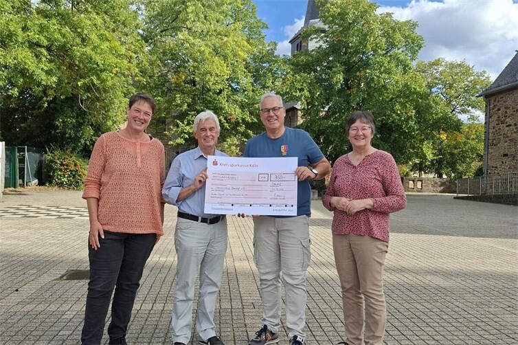 v.l.n.r. Ramona Spranger, Paul Adams, Jürgen Bröhl u. Gisela Hein