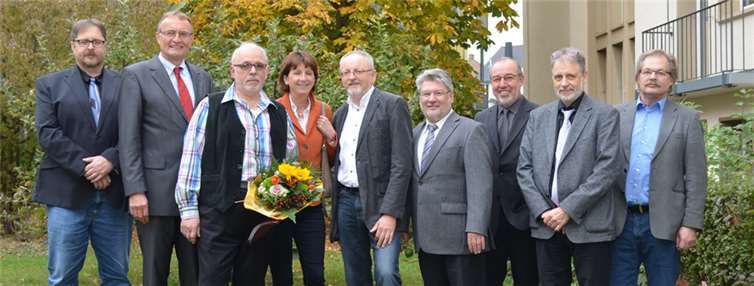 (v.l.n.r.) Referatsleiter Jochen Meirich, Landrat Rainer Kaul, Reinhard Friese, Lt. Staatl. Beamtin Hildegard Person-Fensch, Klaus Wasem, Personalratsvorsitzender Christoph Becker, Büroleiter Manfred Thran, stellv. Abteilungsleiter Michael Hirsch, Abteilungsleiter Karlheinz Kleinmann. privat