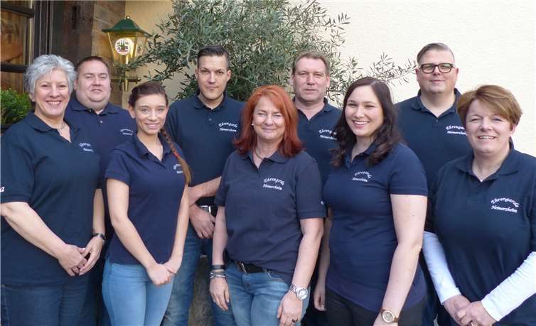 v.l.n.r: Rita Knepper, Thomas Spilles, Saskia Schneider, Stephan Blumenthal, Ruth Lütz, Frank Schneider, Nadine Ax, Godehard Rupp, Elsbeth Bauer. Privat