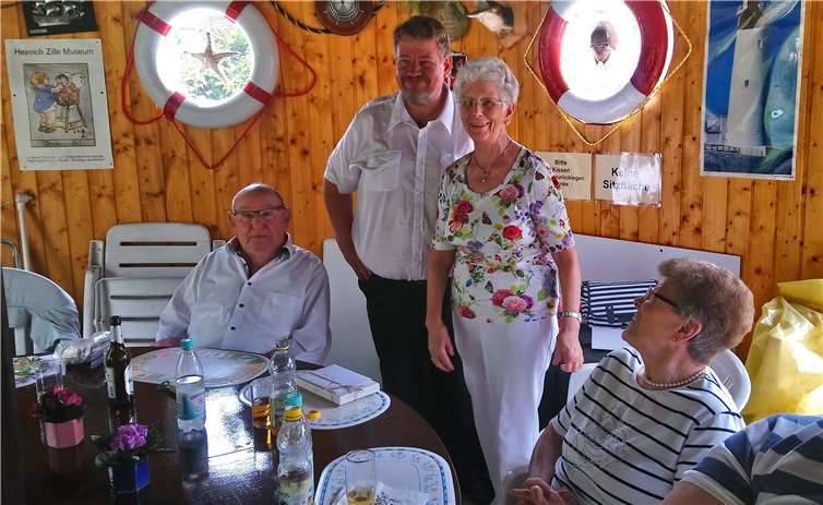 v.l.n.r: Robert Fischbach, LV-Leiter Dirk Jost, Kassiererin Ulla Fischbach, Vorstandsmitglied Maria Christ. Foto: privat