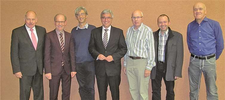 (v.l.n.r.) Rolf Papen, Bürgermeister Georg Hollmann, Dr. Christoph Thilmann, Staatsminister Roger Lewentz, Hermann Winter, Johannes Juchem und Josef Helf. privat