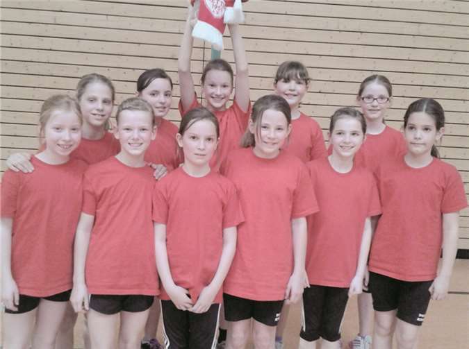 (v.l.n.r.): Soraya Görges, Maria Schmorleiz, Emilie Wilke, Julia Hermes, Zoe Hertl, Finja Lyding, Lorena Schmehl, Franziska Sackenheim, Lara Sonntag, Chiara Thielen und Hannah Hommer (es fehlt: Hannah Israel). privat