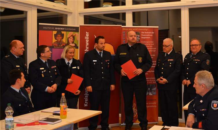 (vlnr) Stv. Dieter Ferres, Kreisjugendfeuerwehrwart Dirk Schorn, Lia Werner, Marc Lüdenbach, Landesjugendfeuerwehrwart Matthias Görgen, Kreisfeuerwehrinspekteur Udo Schumacher, Vorsitzender des KFV Rolf Genn Marco Metz – KFV Ahrweiler e. V.