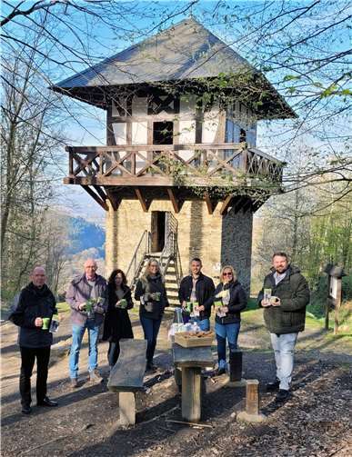 (v.l.n.r.): Thilo Becker, Bürgermeister VG Höhr-Grenzhausen, Markus Ströher, Kannenbäckerland Tourismus Höhr-Grenzhausen, Claudia Keifenheim, WFG, Kathrin Kesberg, Stadt Bendorf, Rico Brenner, Bauamt VG Höhr-Grenzhausen, Margret Heinrich, Stadt Bendorf, Bürgermeister Bendorf Christoph Mohr.  Foto: Stadt Bendorf