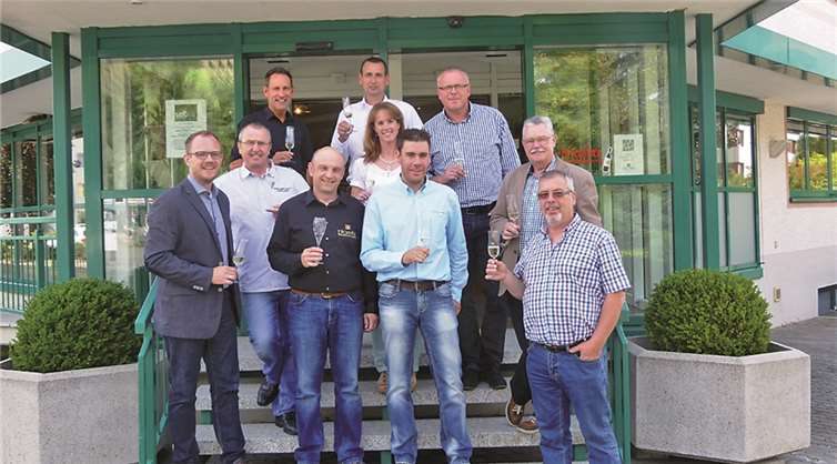 (v.l.n.r.) Thomas Monreal (Vorstand), Stephan Schneider, Günter Schüller (Vorstand), Horst Bertram, Torsten Rack, Heike Holzapfel (Betriebsrat), Christian Poppelreuter, Klaus Creuzberg, Friedhelm Nelles (Vorstand), Alois Hempel.privat