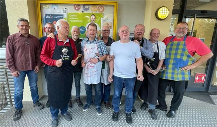 v.l.n.r.: Thomas Wolf , Dirk Kreuser , Heinz Vogt , Dozent N. Russo , Ch. Menzenbach , Franz Spira , R. Brauns-Pagenius , Michael Thomas , Michael Herwartz , Hauke Walter. Es fehlen Dirk Vogt , Horst Vogt u. Bernd Poos.  Foto: privat