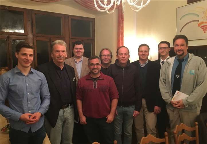 v.l.n.r.: Tim-Jonas Löbeth, Dietrich Rühle, Andreas Büsch, Dennis Mohr, Thomas Schulz, Stefan Puderbach, Dr. Kai Rinklake, Christian Hess, Sven Störmer. privat