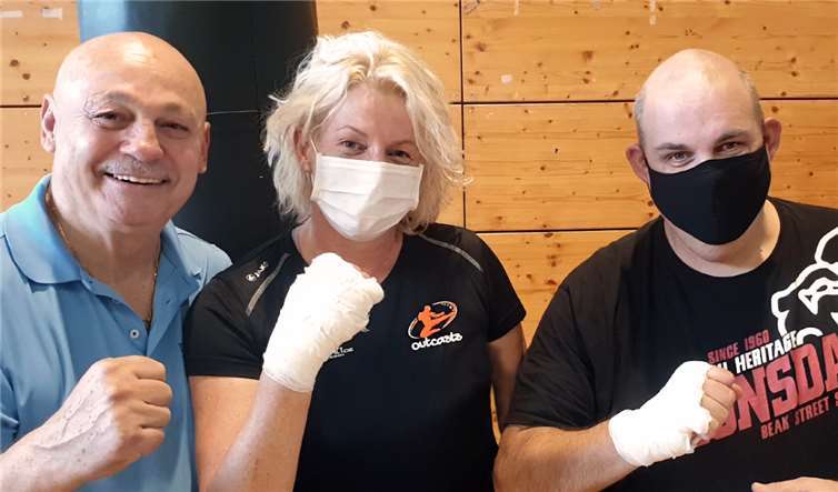 (v.l.n.r.) Valentin Silaghi, Diana Wagner, Mario Schulte. Quelle: Outcast Fighting e.V.