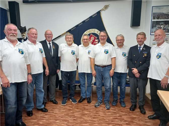 v.l.n.r. Wolfgang Breitenbach, Wolfgang Jäger, Horst Döring, Dieter Ely, Martin Friedrich, Matthias Kern, Heiko Schiller, Dirk W. Jost, Charly Fussinger. Foto: privat