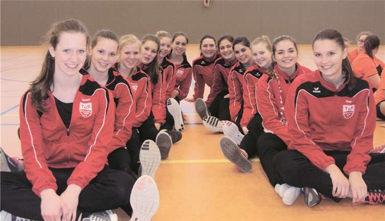 (v.l.n.r.): Zweite Mannschaft Jugend: Doreen Dammann, Vanessa Laux, Laureen Ackermann, Saskia Schäfer, Julia Pürling, Claudia Rünz (es fehlt: Thana Hartmann); erste Mannschaft Jugend: Anne Klein, Laura Richter, Mona Eichelsbacher, Laura Böckling, Lisa Steinhagen, Tina Thielen (es fehlt: Andrea Bruchhof). privat