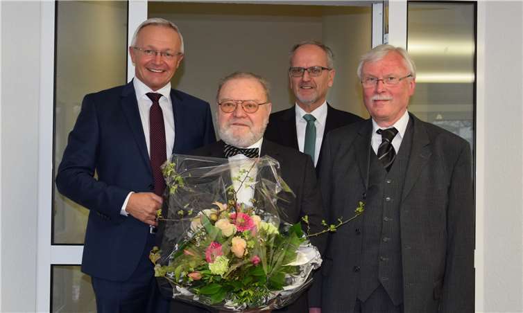 (v.l.n.r.):Landrat Achim Hallerbach, Heinz-Helmut Schwarzkopf, Landesvorsitzender Werner Keggenhoff und der kommissarischer Außenstellenleiter Eberhard Brennholt bei der Verabschiedung von Heinz-Helmut Schwarzkopf.Kreisverwaltung Neuwied