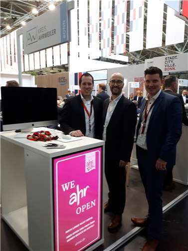 (v.l.n.r.):Sascha Stuntz, Tino Hackenbruch und Niklas von Pelken präsentierten den Wirtschaftsstandort auf der Expo Real.  Foto: privat