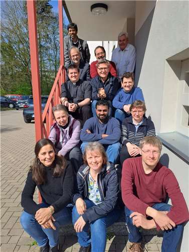 (v.o., v.l.n.r.): Pater Savio Vaz, Pfarrer Michael Vogt, Pastoralreferent Rainer Dämgen, Pfarrer Steffen Henrich, Pastoralreferent Markus Neust, Pastoralreferent Gunnar Bach, Pastoralreferentin Martina Kissel-Staude, Pater Rijo Joy, Gemeindereferentin Schwester Claudia Mazurek, Pastoralreferentin Inge Rocco, Pastoralreferentin Elke Weisbrod, Bezirkskantor Andreas Loheide. Foto: St. Peter Montabaur