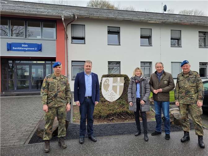 von Jenny Groß MdL, Matthias Lammert MdL und Gerrit Müller im Sanitätsregiment 2 „Westerwald“. Quelle: Büro von Jenny Groß