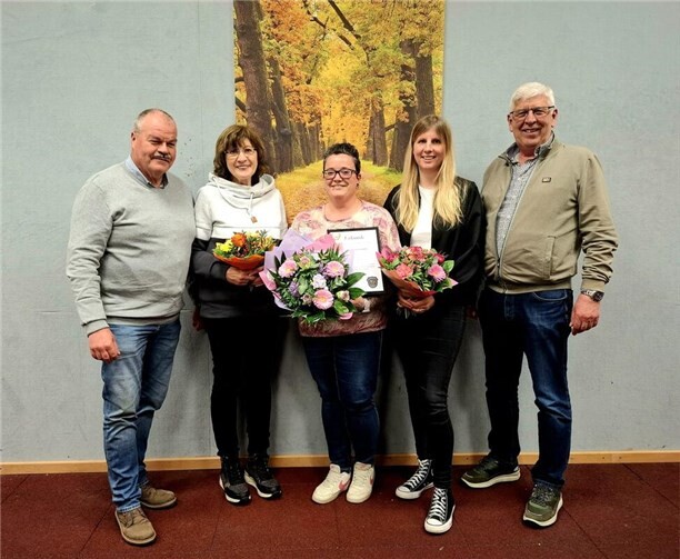 von Links: Vorsitzender Helmut Feldhoff, Gustel Weiler, Sarah da Silva Fernandes, Susanne Hoss und 2. Vorsitzender Reinhard Adams.  Foto: privat