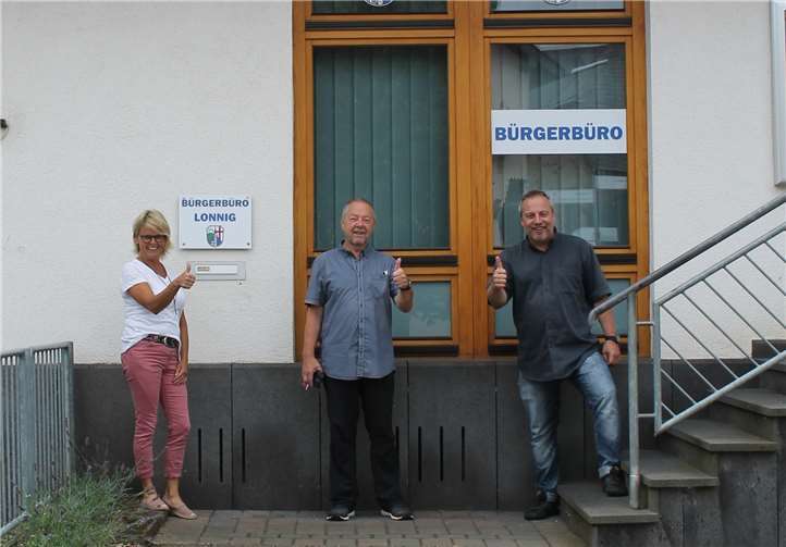 von li.: Heike Küpper, 2. Beigeordnete; Gerd Drießen, Leiter des Bürgerbüros und Stefan Dörr, Ortsbürgermeister am Bürgerbüro.