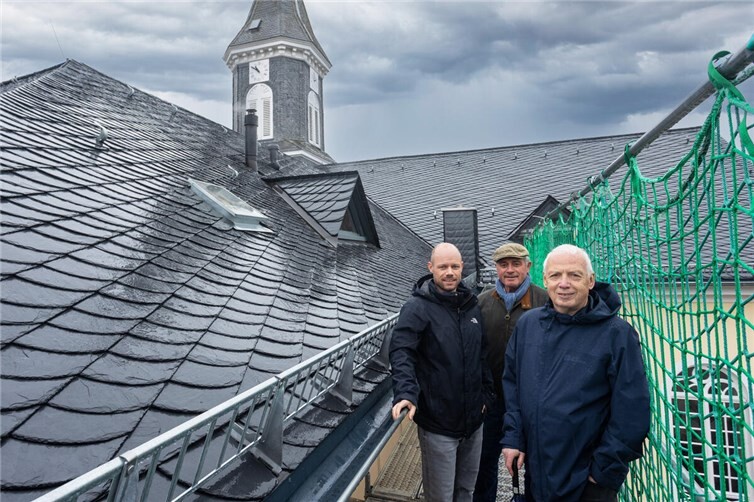 von links: Bauleiter Johannes Müller, Stadtbürgermeister Rolf Jung und Beigeordneter Volker Hummerich.