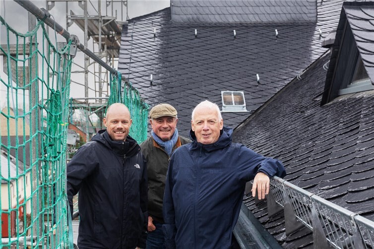 von links: Bauleiter Johannes Müller, Stadtbürgermeister Rolf Jung und Beigeordneter Volker Hummerich.