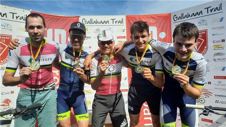 von links: Julian Witt, Klaus-Jörg Marzina, Erik Hühnlein, Jonas Sturm, Julian Griebel.  Foto: privat