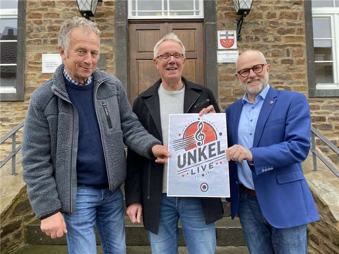(von links) Knut von Wülfing, Michael Hommerich und Alfons Mußhoff stellen das Programm von „Unkel Live“ vor.  Foto: Kulturstadt Unkel/Simone Schwamborn