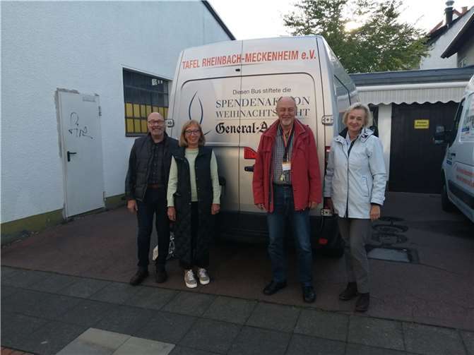 von links: Wilfried Wieland, Katja Kroeger, Tafel-Vorsitzender Dr. Uwe Petersen, Ariane Stech.  Foto: CDU Meckenheim