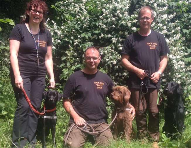 von links: Yvonne Haupt & Easy, Benno Riehl & Paula, Hans-Erich Becker & Luke. Privat