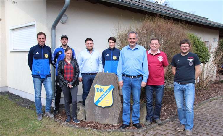von links nach rechts: Christoph Daun, Tobias Düx, Christine Schäfer, Tim Schumacher, Michael Daun, Mike Mönig, Axel Bühning und Marcel Stern.