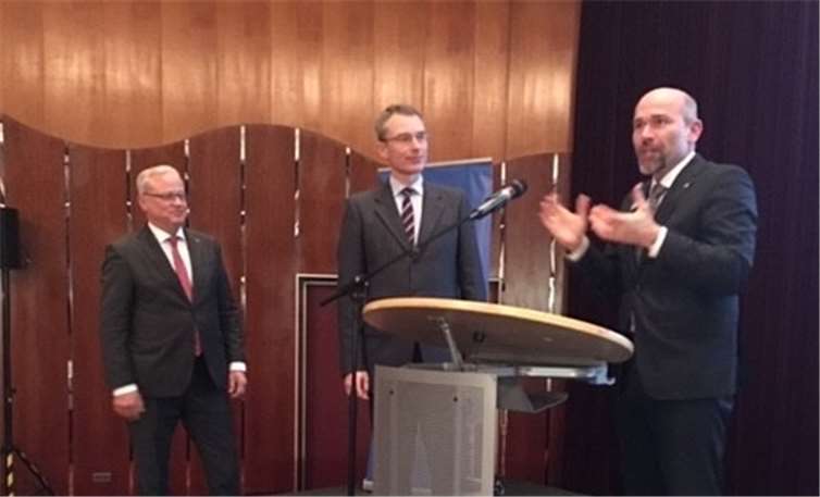 „Was nun, Frau Notenbank?“ von links nach rechts: Christoph Kniel, Dr. Holger Bahr, Guido Mombauer. Foto: privat
