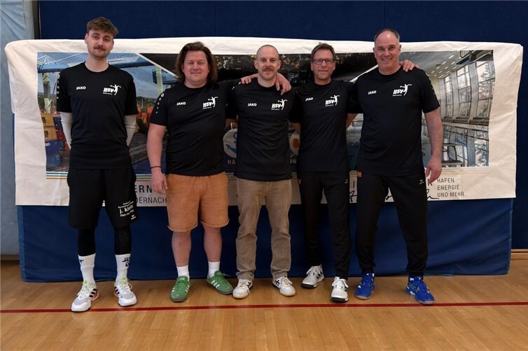 von links nach rechts: Dario Lehmler (sportlicher Leiter) sowie das Trainerteam für die kommende Saison bestehend aus Felix Bous, Yannik Kessels, Kajo Windhäuser und Dirk Moitzfeld